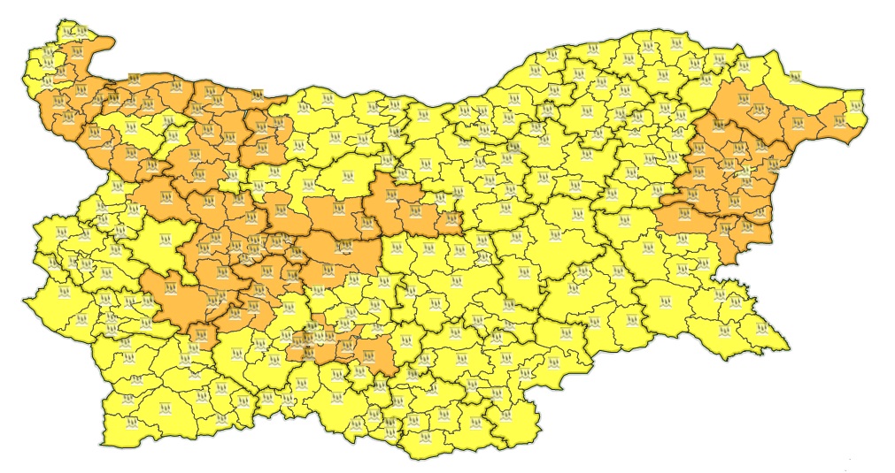 Значителни валежи и гръмотевици във Варна в петък
